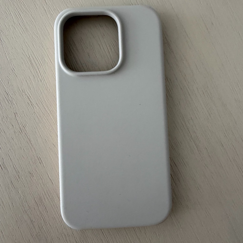iPhone 15 pro case beige